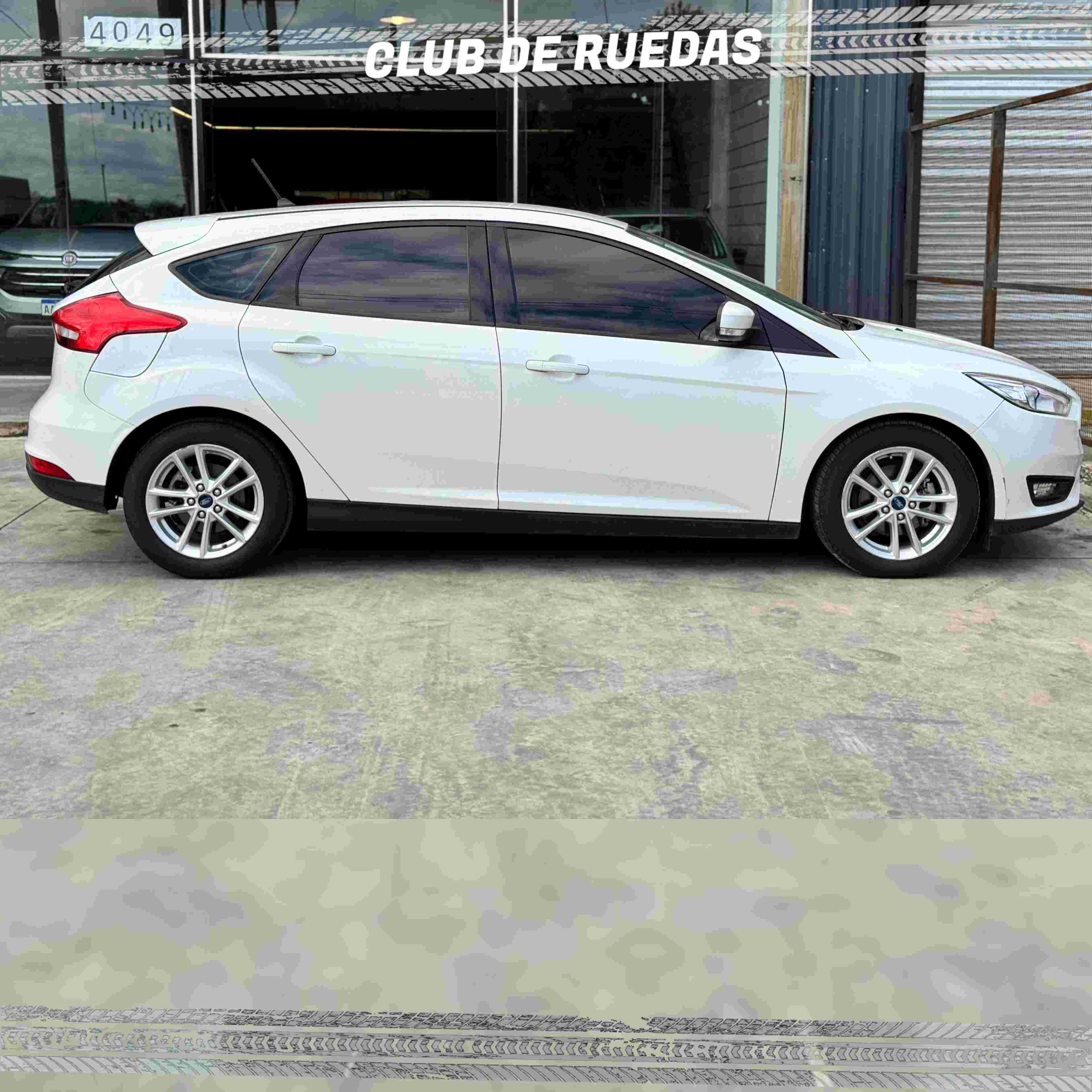Ford FOCUS SE AT 2.0L CUERO usado en venta
