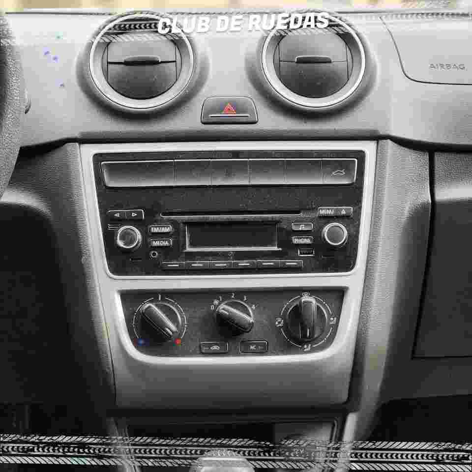 Volkswagen VOYAGE PACK II 1.6 GNC usado en venta