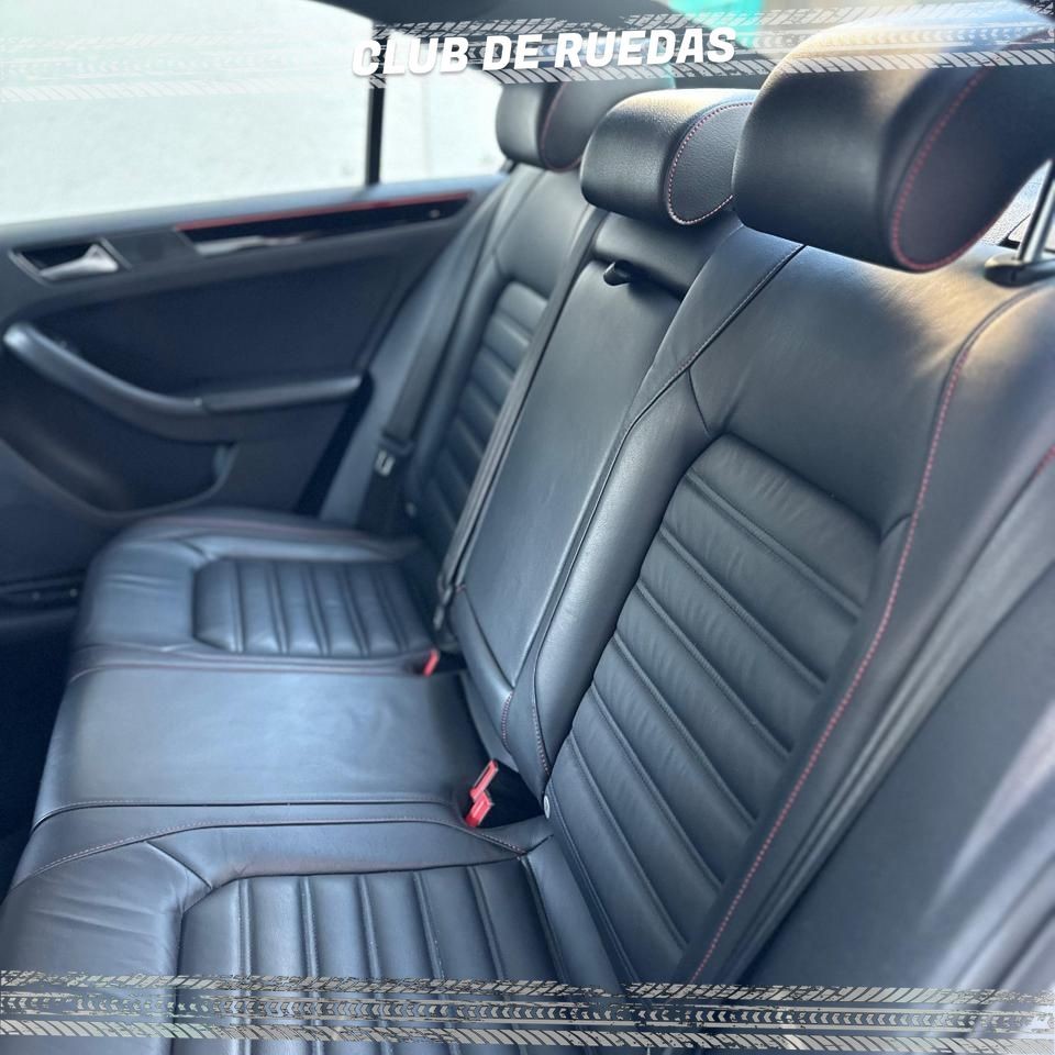 fotos de Volkswagen Vento GLI-6