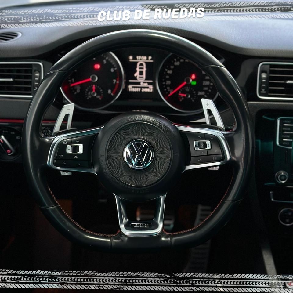 fotos de Volkswagen Vento GLI-8