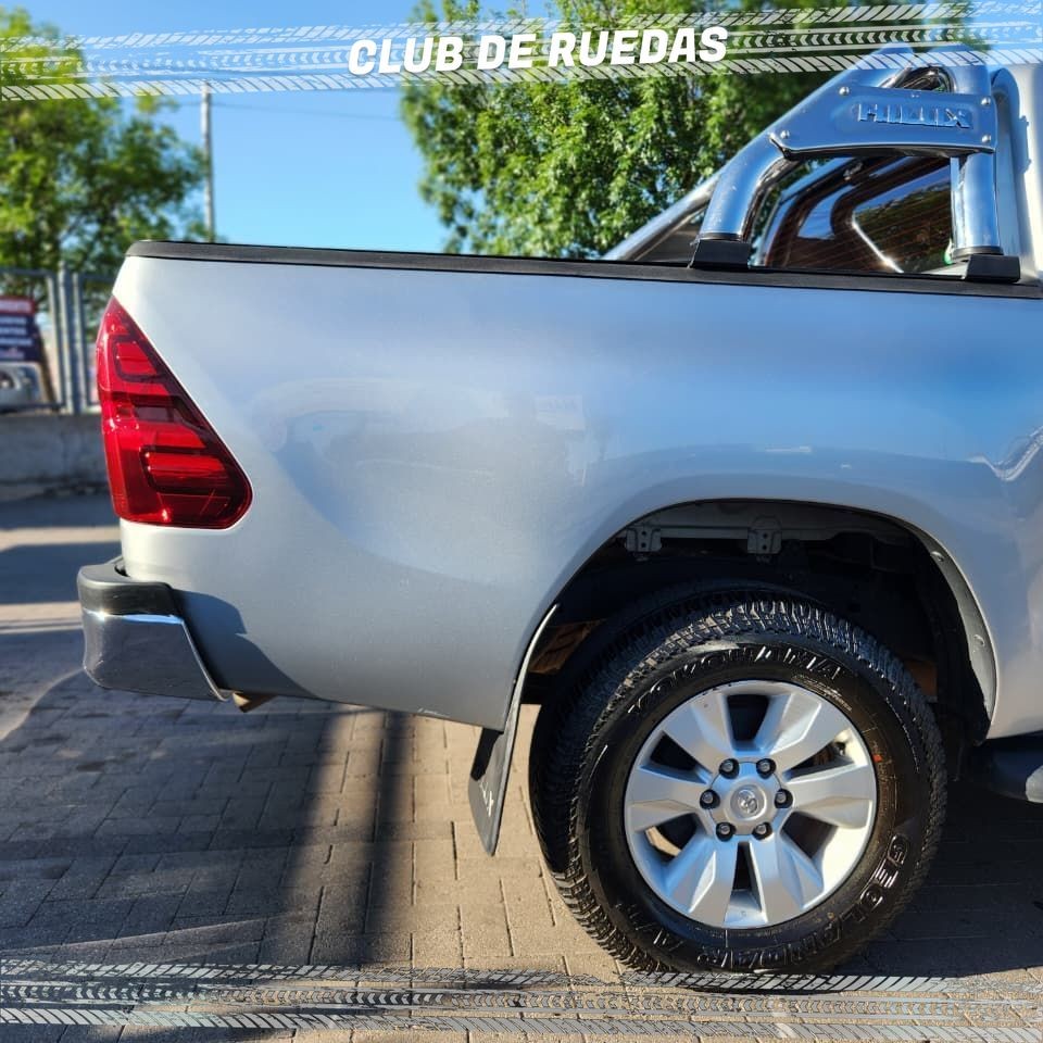 fotos de TOYOTA HILUX SR 2.4 DIESEL 4X2-3